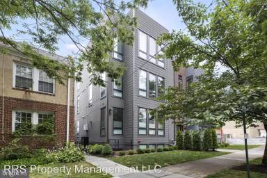 Main picture of 4319 Harrison St NW