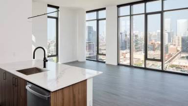Main picture of 1048 W Randolph St