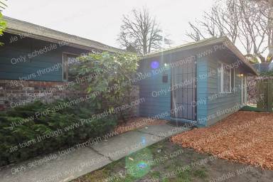 Main picture of 1938 NE Buffalo St