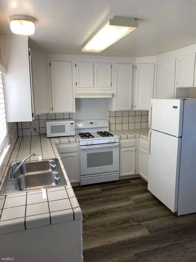 Main picture of 400 Lawton St