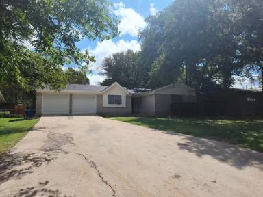 Main picture of 1006 Nancy Beth Dr