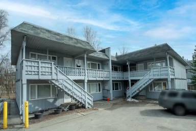 Main picture of 2620 E 42nd Ave