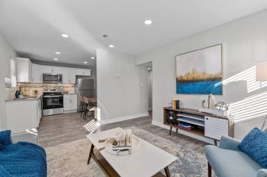 Main picture of 413 Canal St