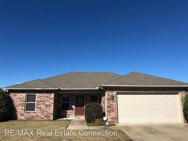 Main picture of 18 Peachtree Ln