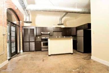 Main picture of 710 S Medina