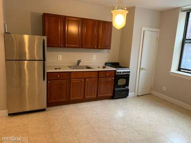 Main picture of 585 E 21st St