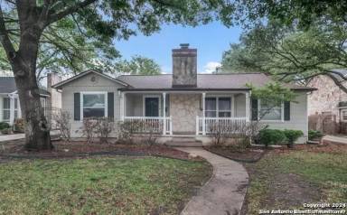 Main picture of 167 E Edgewood Pl