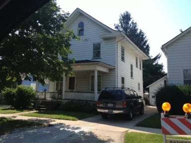 Main picture of 585 E Benton St