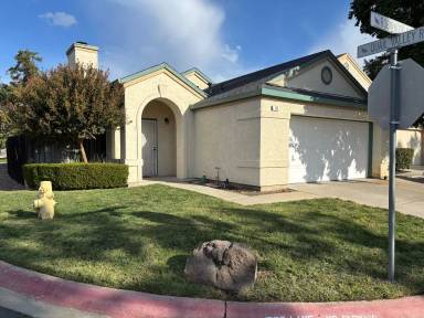 Main picture of 390 Robinwood Ave