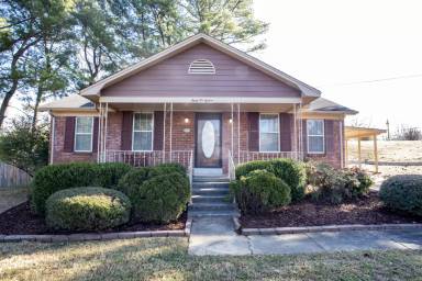 Main picture of 8218 Southaven Cir W