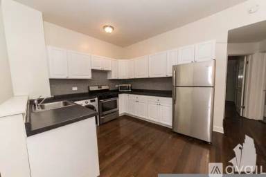 Main picture of 3815-23 N Greenview Ave