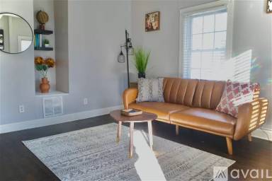 Main picture of 11 Clay St