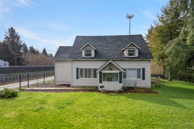 Main picture of 6417 Olympic Hwy