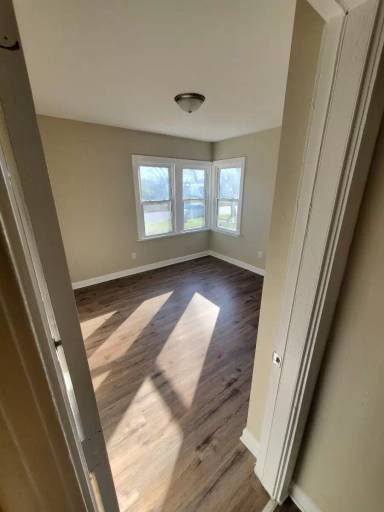 Main picture of 2024 Roosevelt Pl