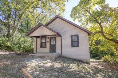 Main picture of 915 Harding St