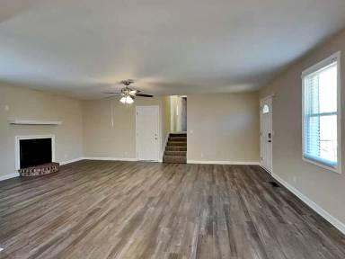 Main picture of 3837 Buena Vista Pike