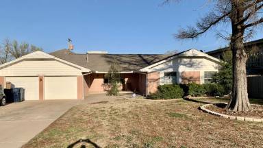 Main picture of 5106 N Drexel Blvd