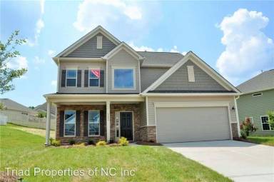 Main picture of 2684 Lamplight Cir
