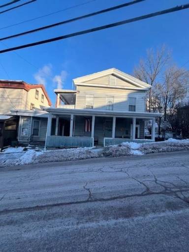 Main picture of 9 E Main St
