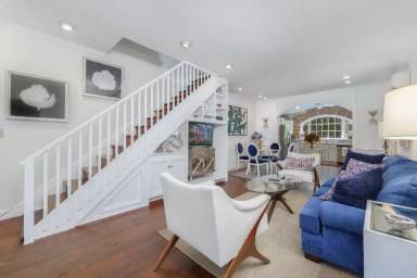 Main picture of 7 Motley Ln