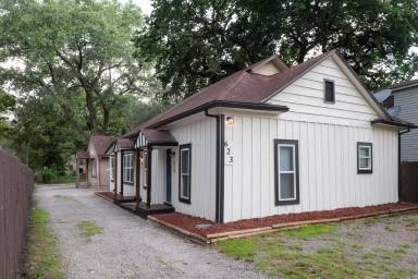 Main picture of 623-627 S Hydraulic St