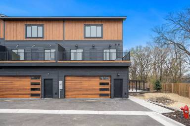Main picture of 9746 University Ave NW