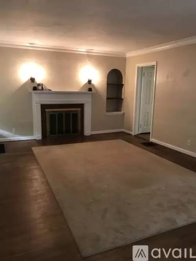 Main picture of 5692 N College Ave