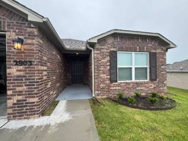 Main picture of 2903 W McLaren Dr
