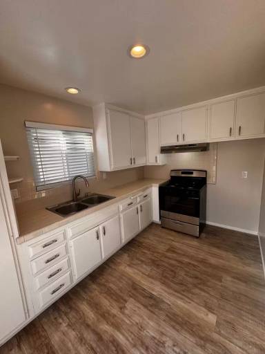 Main picture of 209 W Escalones