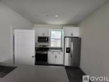Main picture of 4951 W Belle Plaine Ave