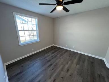Main picture of N Maple Street
