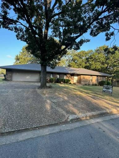 Main picture of 10008 Essex Pl