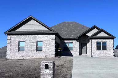 Main picture of 40 Darlin Dr