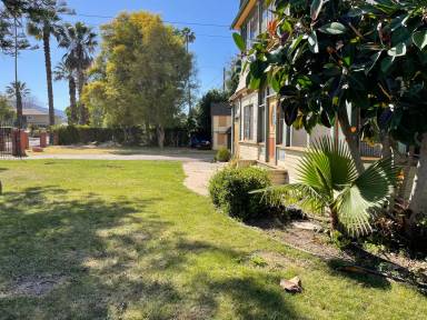 Main picture of 934 E Grand Blvd