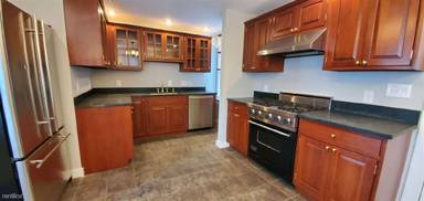 Main picture of 103 S Water St