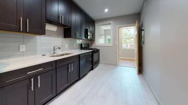 Main picture of 323 E University Pkwy