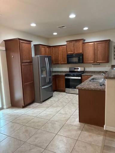 Main picture of 1810 Lark Dr NE