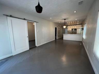 Main picture of 314 S Gless St