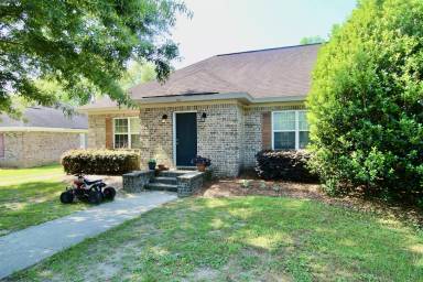 Main picture of 121A Nature Way