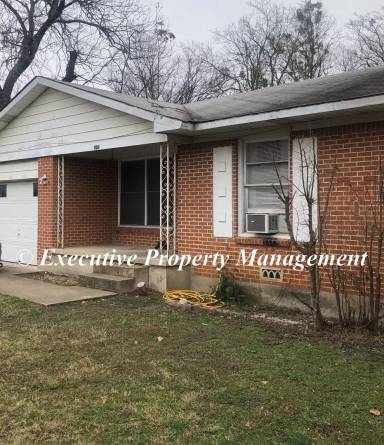 Main picture of 303 Veterans Ave
