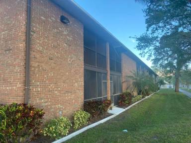 Main picture of 111 Airport Ave W