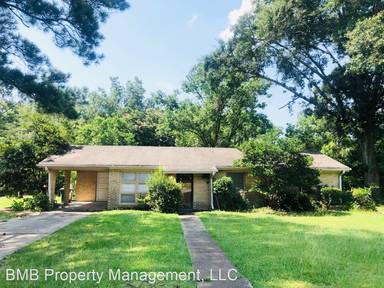 Main picture of 2700 Green Oaks Dr