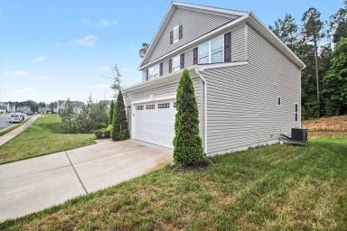 Main picture of 5704 Piney Glade Rd