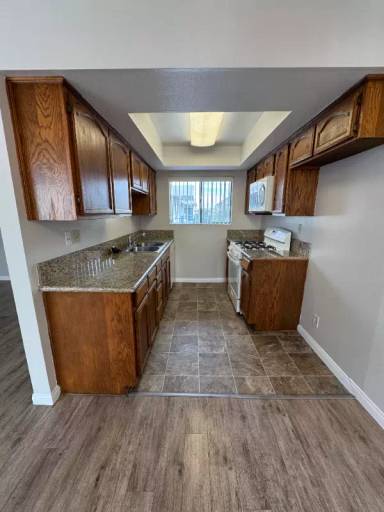 Main picture of 515 E Elmwood Ave