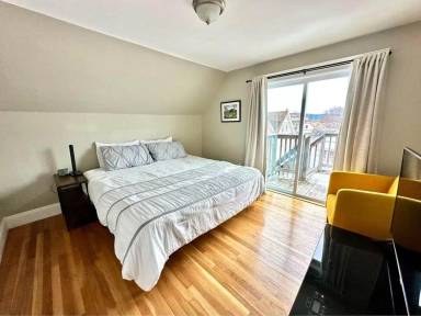 Main picture of 155 Spruce St
