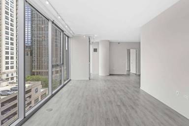 Main picture of 48 E Huron St