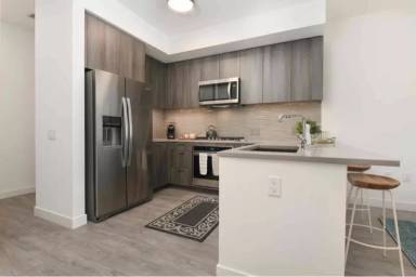 Main picture of 854 W Madison St