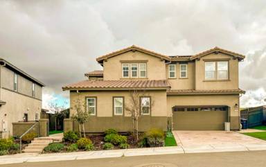 Main picture of 198 Benmore Dr
