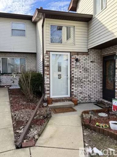 Main picture of 101 N Orr Dr
