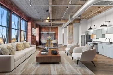 Main picture of University Lofts